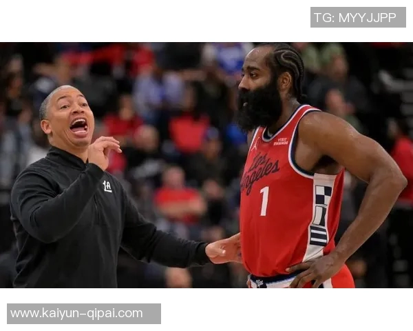 哈登首节三分球失准却依然贡献10分1板3助表现引发热议 哈登首节三分球失准却依然贡献10分1板3助表现引发热议